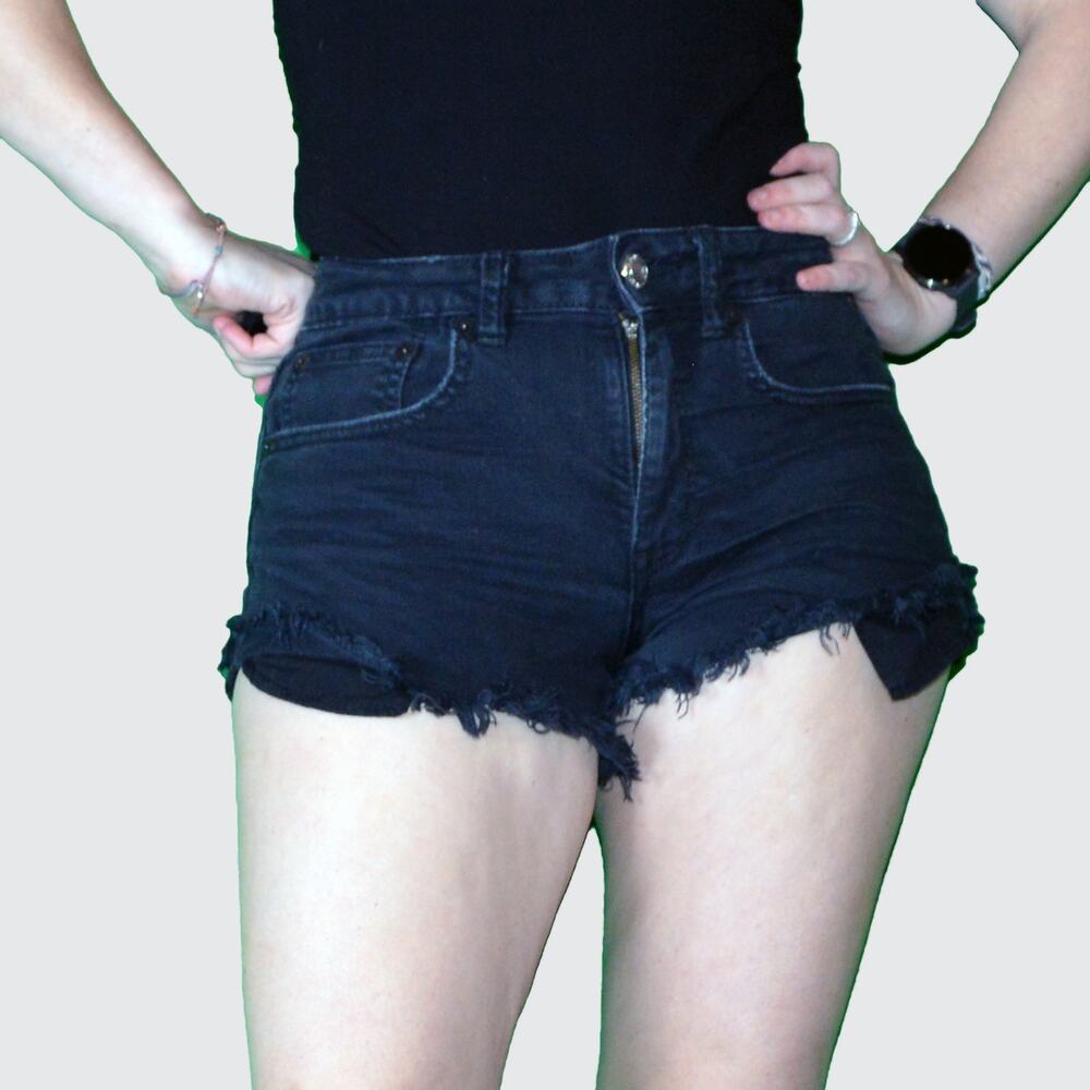 American Eagle 6 black hi-rise festival Cut off jean shorts